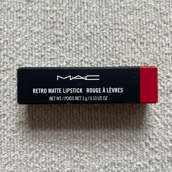 MAC 707 Ruby Woo Retro Matte Lipstick - Picture 12 of 16